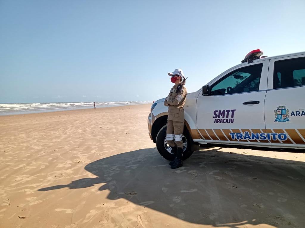 SMTT reforçará a fiscalização na faixa de areia de Aracaju nesse feriado prolongado - SMTT Aracaju